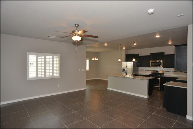 Building Photo - 945 Penrith St