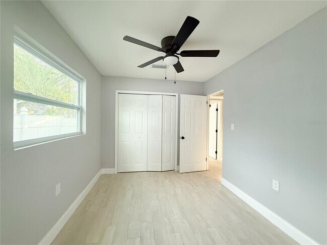 Building Photo - 14000 Miramar Ave