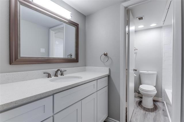 Building Photo - 5142 Amesbury Dr