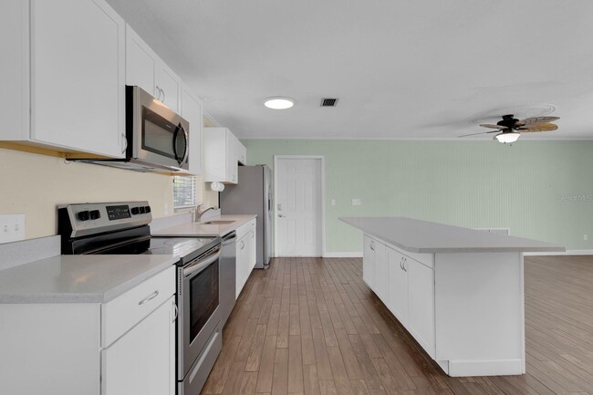 Building Photo - 203 Parkwood Ln