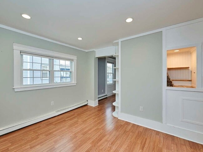 Building Photo - 36 E Foster St