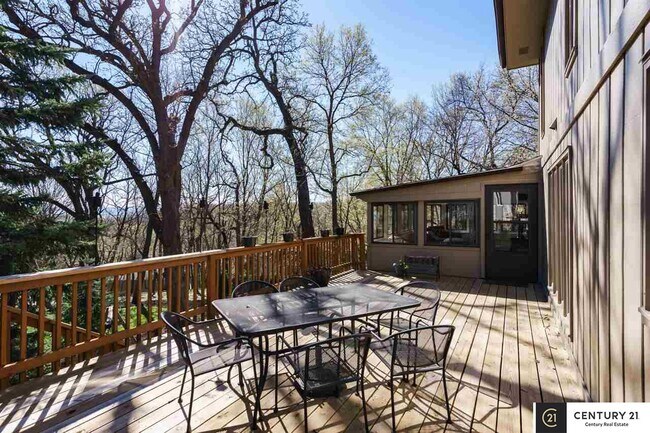 Building Photo - 845 Hidden Hills Dr