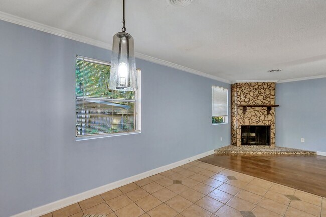 Building Photo - Ranch Home off of Skidaway Rd.