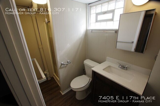 Building Photo - 3 br / 2 ba ready for immediate move in!