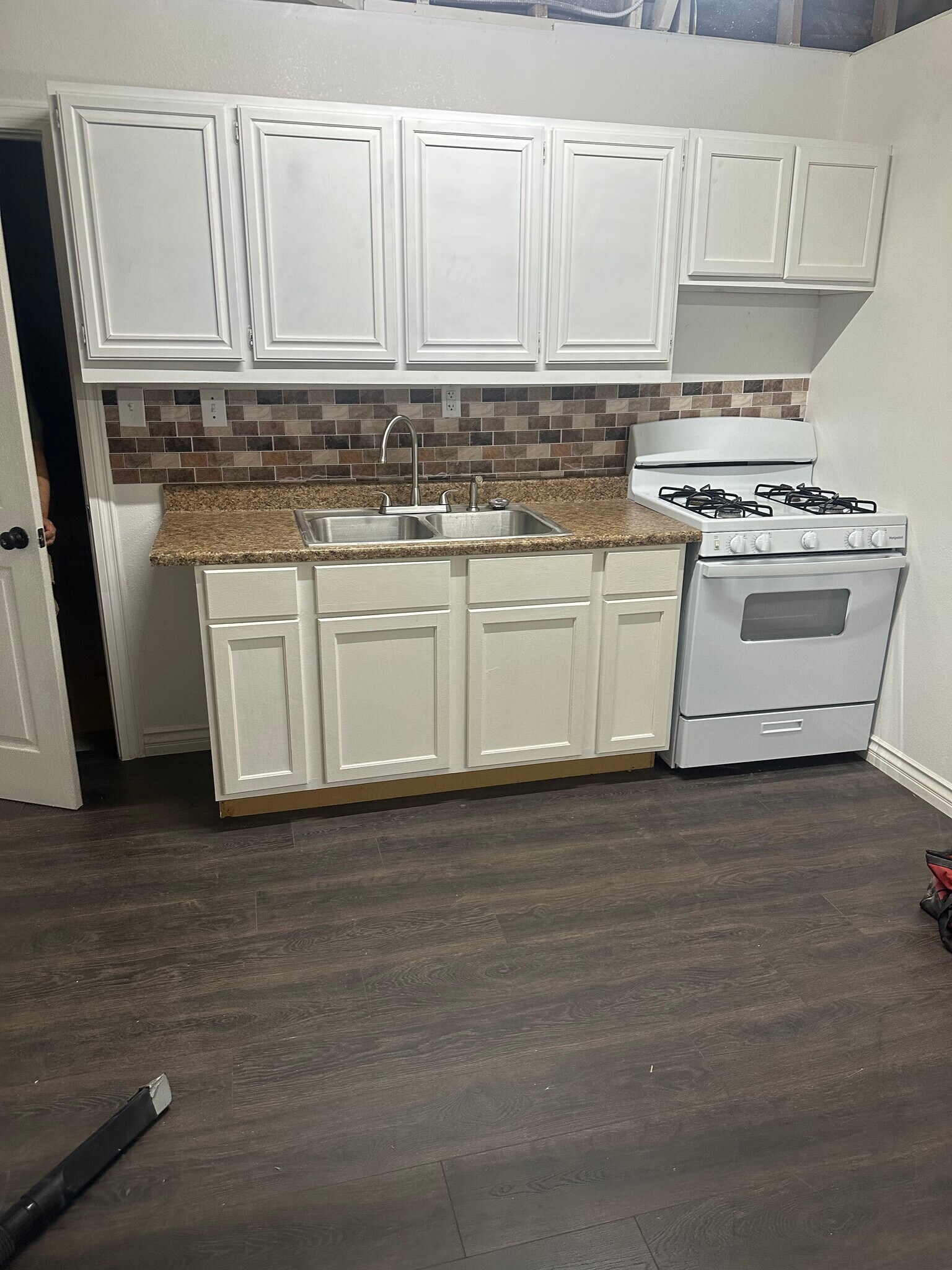 Building Photo - 5224 W Avenue L4