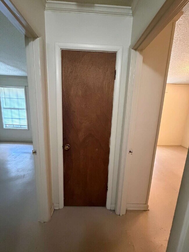 Building Photo - Available for rent, Midland City Apartment!