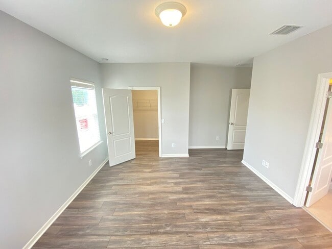 Building Photo - 7255 Shadeview Alley
