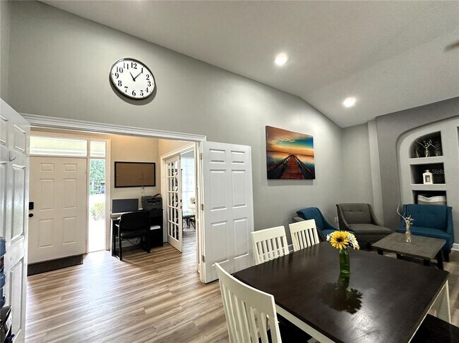 Building Photo - 16724 Rolling Green Dr