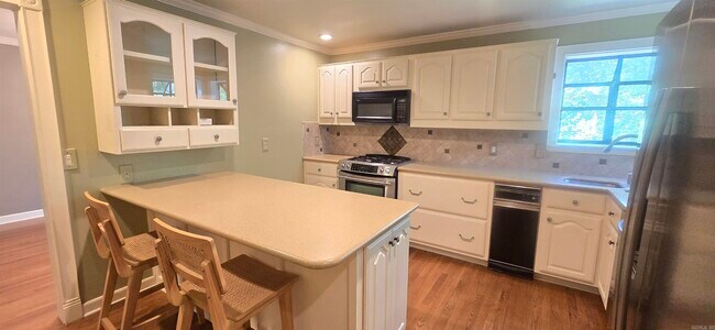 Building Photo - 600 Skyline Dr