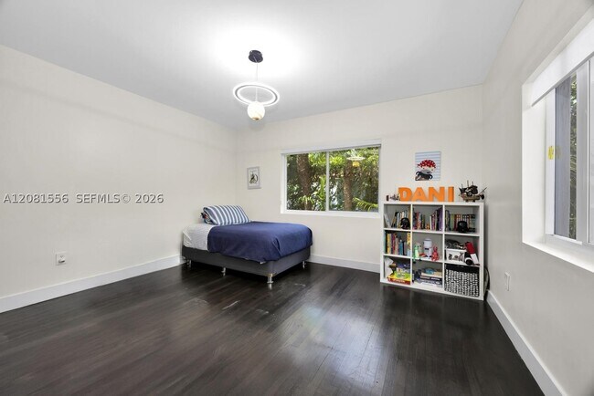 Building Photo - 6610 Santona St