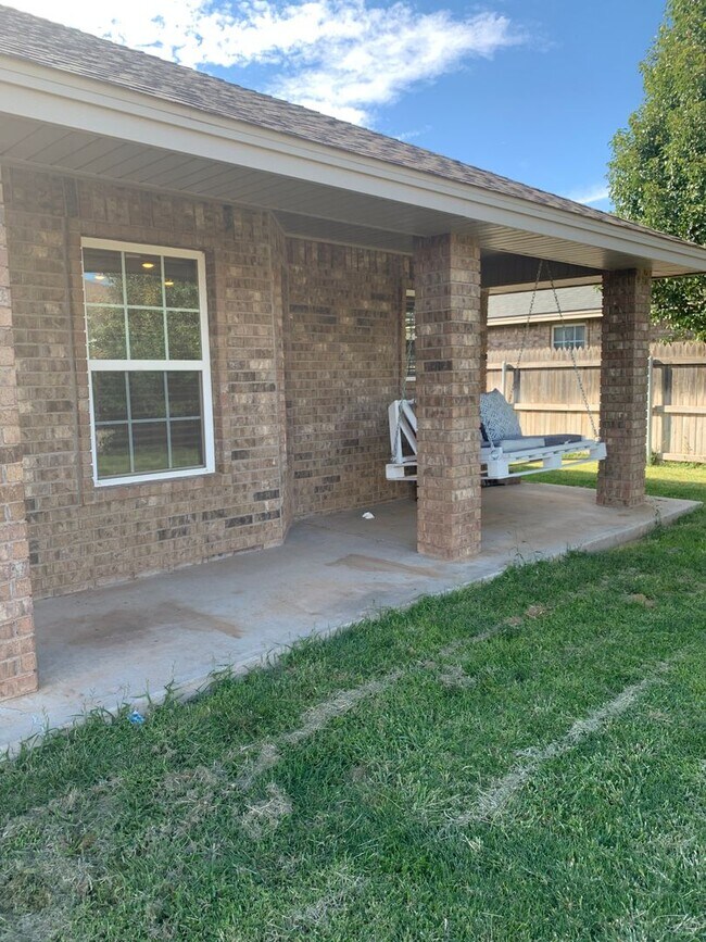 Building Photo - 4301 Sandstone Dr