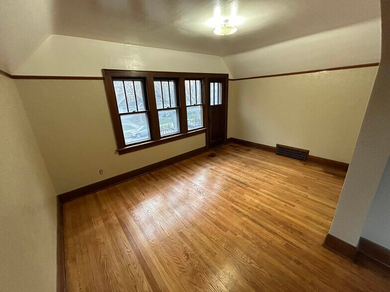 Building Photo - 5320 N 39th St