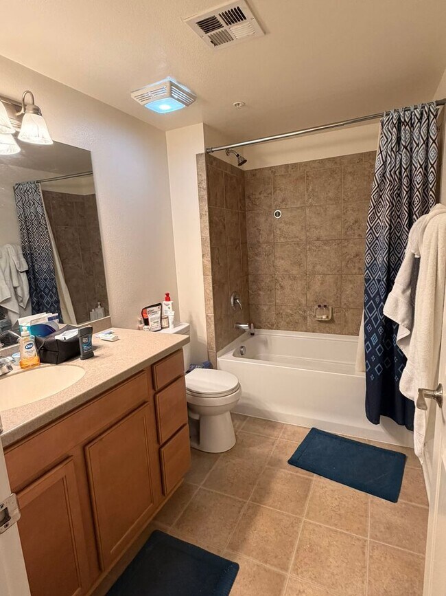 Building Photo - Awesome 2Bed 2Bath Condo Small Dog Considered!!!