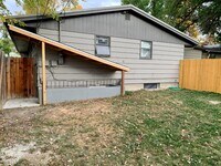 Building Photo - 428 Custer Ave
