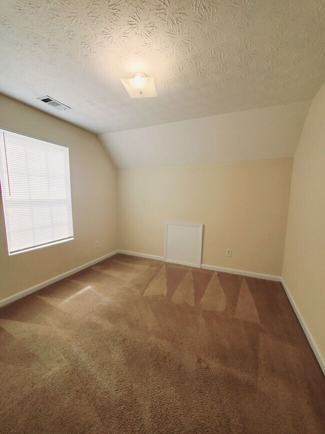 Building Photo - Open House 9/26/2025 Friday @6:00until 6:30PM