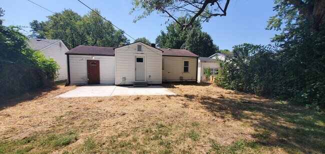 Building Photo - 1515 E Mcgee St