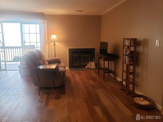 Building Photo - 6062 Cedar Ct