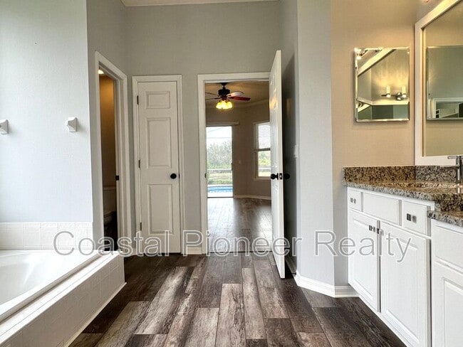 Building Photo - 18111 Sugar Brooke Dr