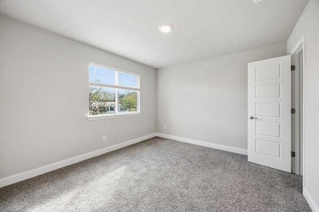 Building Photo - 2008 Apalis Dr