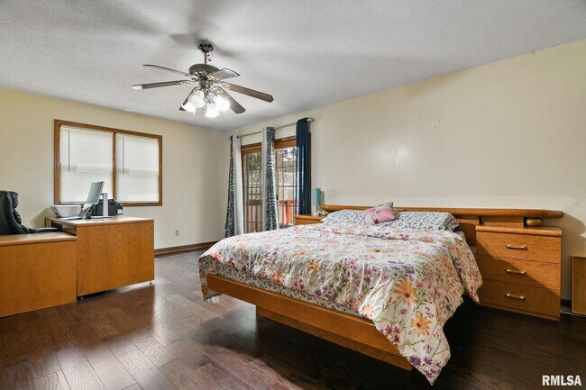 Building Photo - 2605 Montega Dr