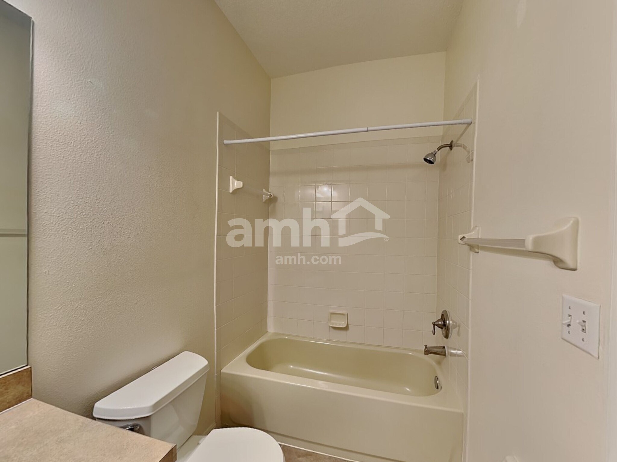 Building Photo - 11124 Creek Haven Dr