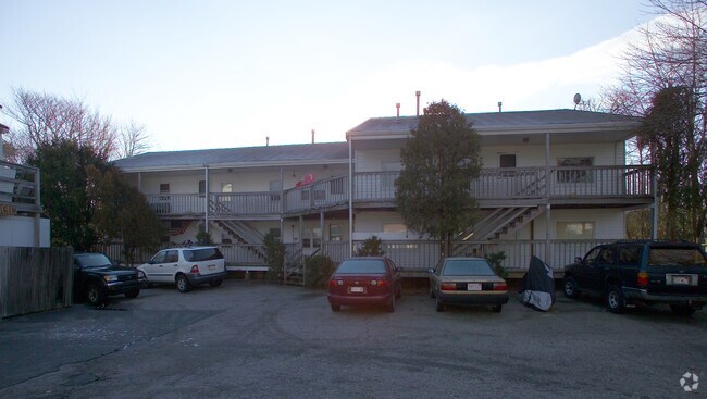 Building Photo - 519 Main St
