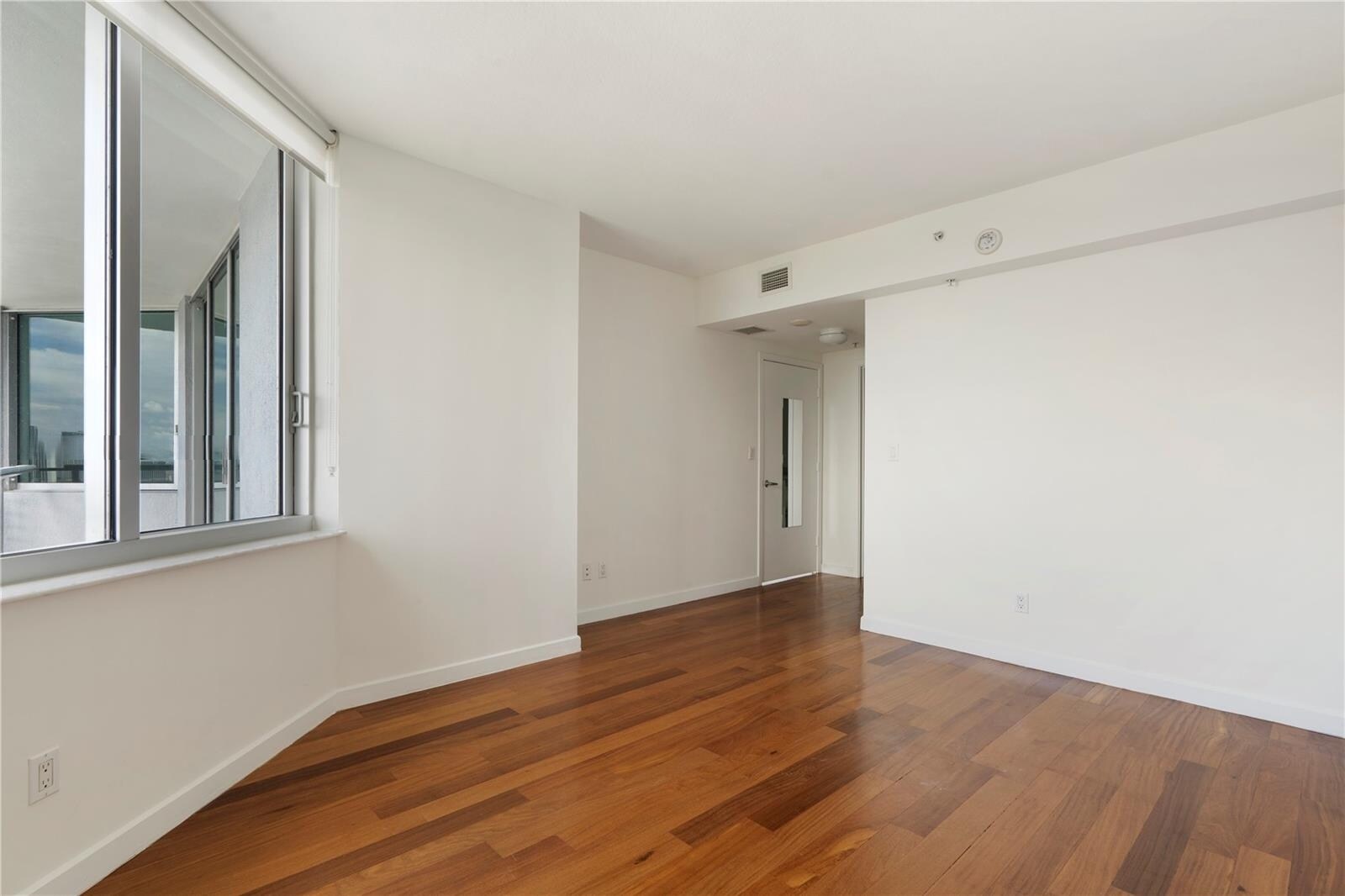 Building Photo - 325 S Biscayne Blvd