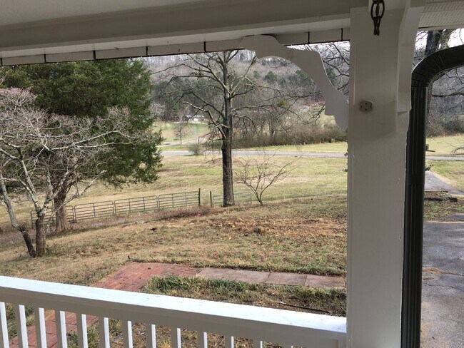 Building Photo - 3/1.5 Country House in Adairsville $1,595