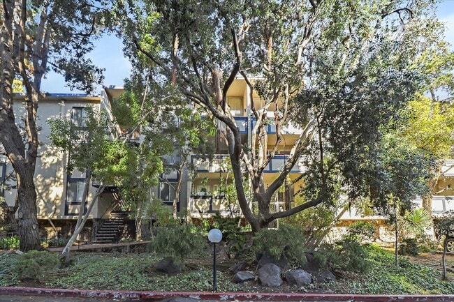 Building Photo - 955 Shorepoint Ct