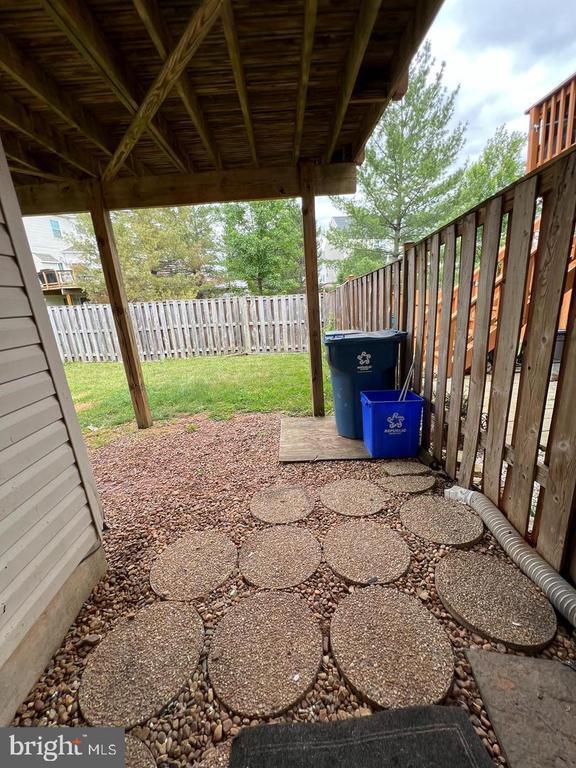 Building Photo - 44120 Mistletoe Terrace