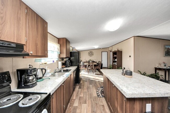 Building Photo - 1450 Rd 5734