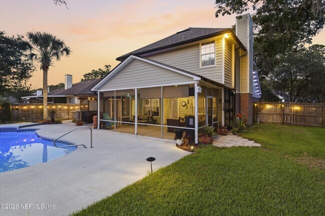 Building Photo - 9370 Jaybird Cir E