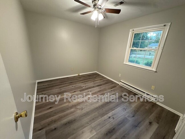 Building Photo - 1602 Ballymena Dr