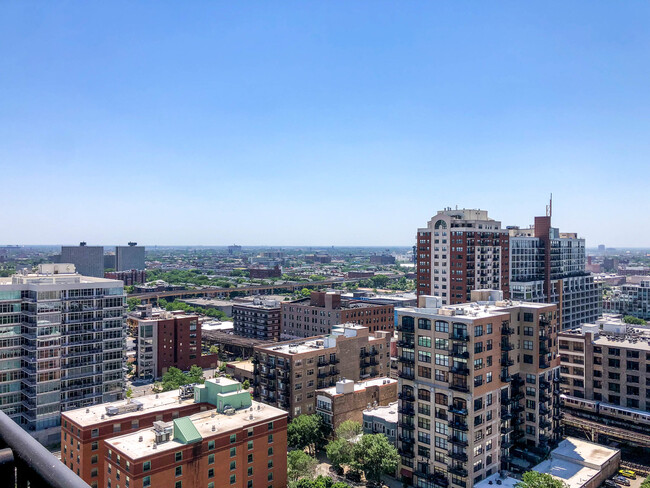 Building Photo - 1464 S Michigan Ave