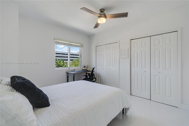 Building Photo - 3500 Coral Wy