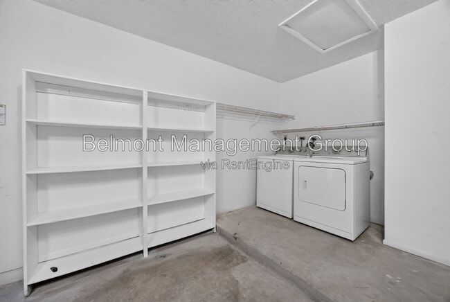 Building Photo - 102 Edgewater Cir