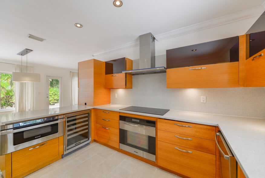 Building Photo - 911 Mariana Ave