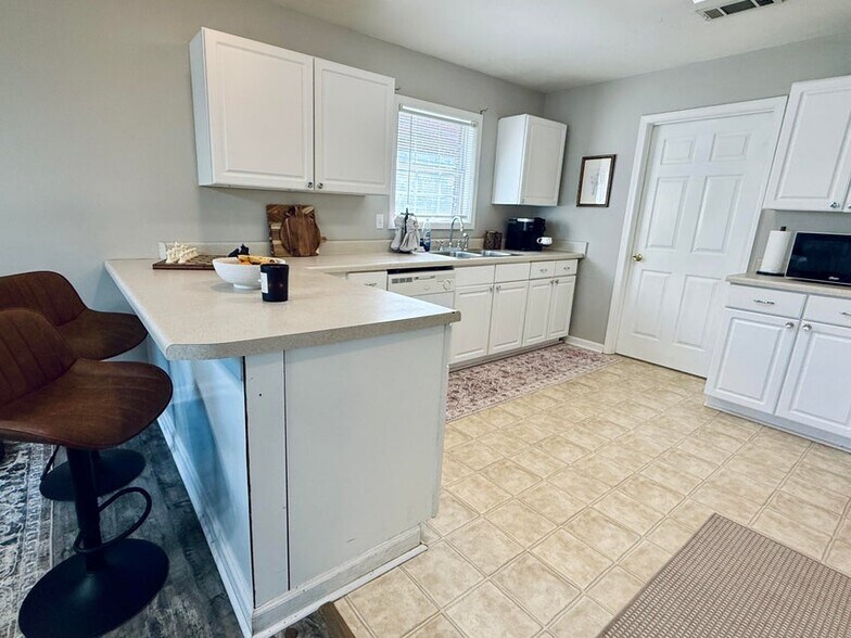 Building Photo - 1505 Gun Club Rd