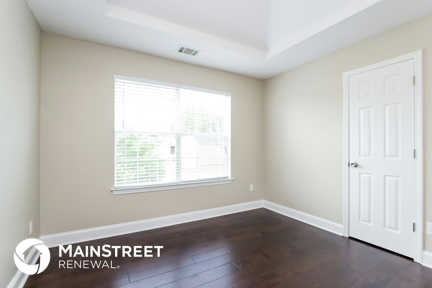 Building Photo - 6123 Lamp Post Pl