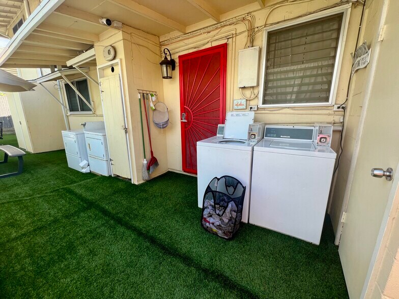 Building Photo - 1125A 2nd Ave