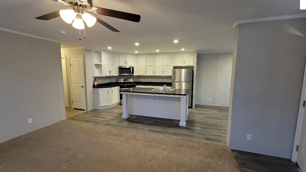 Building Photo - 49497 Au Lac Dr E