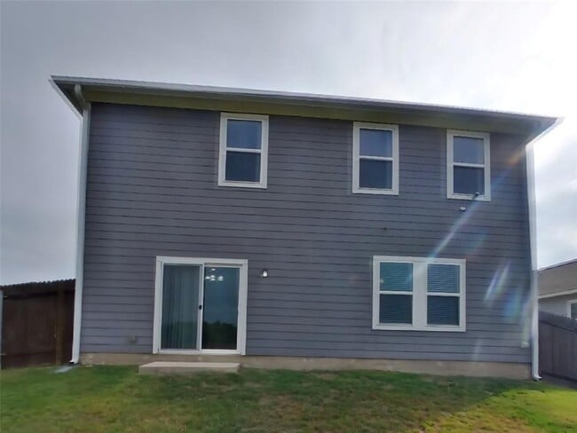 Building Photo - 100 Satsuma Ln