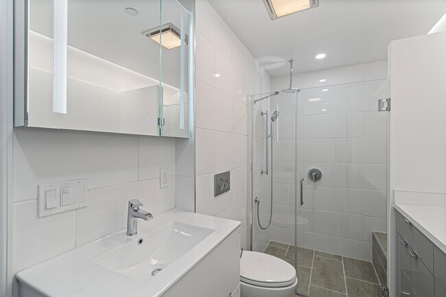 Building Photo - 13848 Scenic Crest Cir