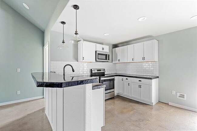 Building Photo - 6301 Hunterwood Dr