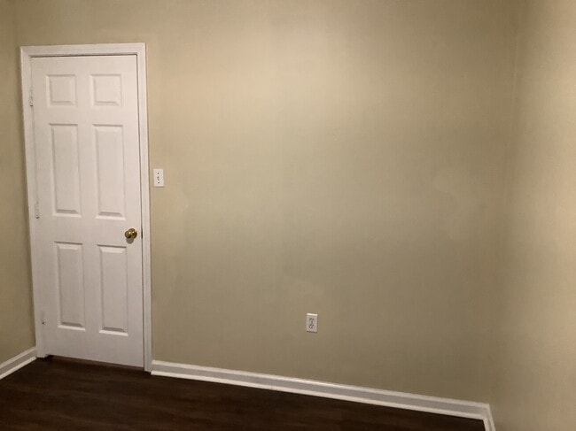 Building Photo - 108 Oak Grove Ln