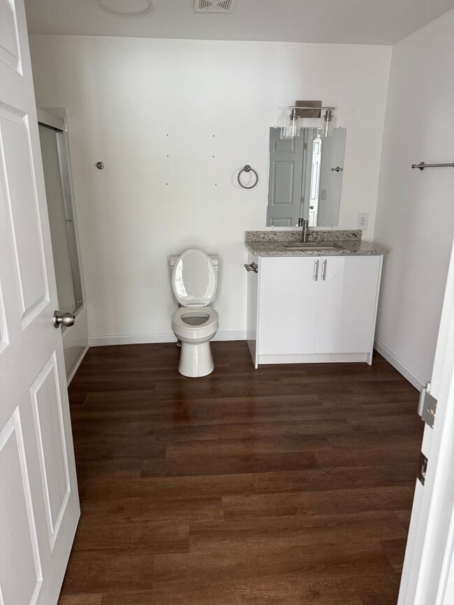 Building Photo - Spacious 1 Bedroom 1 Bathroom House in Madisonville, KY