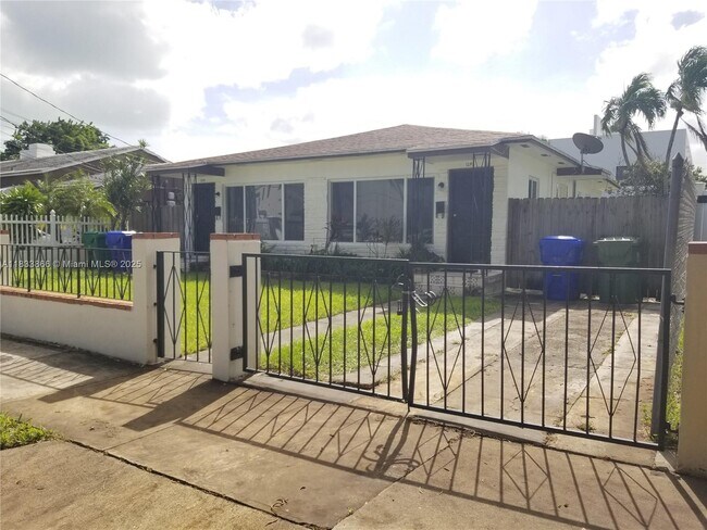 Primary Photo - 1240 SW 22nd Terrace