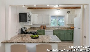 Building Photo - 2626 W Mistletoe Ave