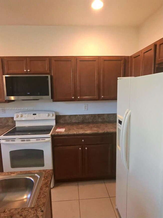 Building Photo - 4236 SW 164th Ct