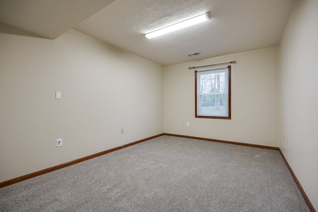 Building Photo - 4527 Williamsport Dr